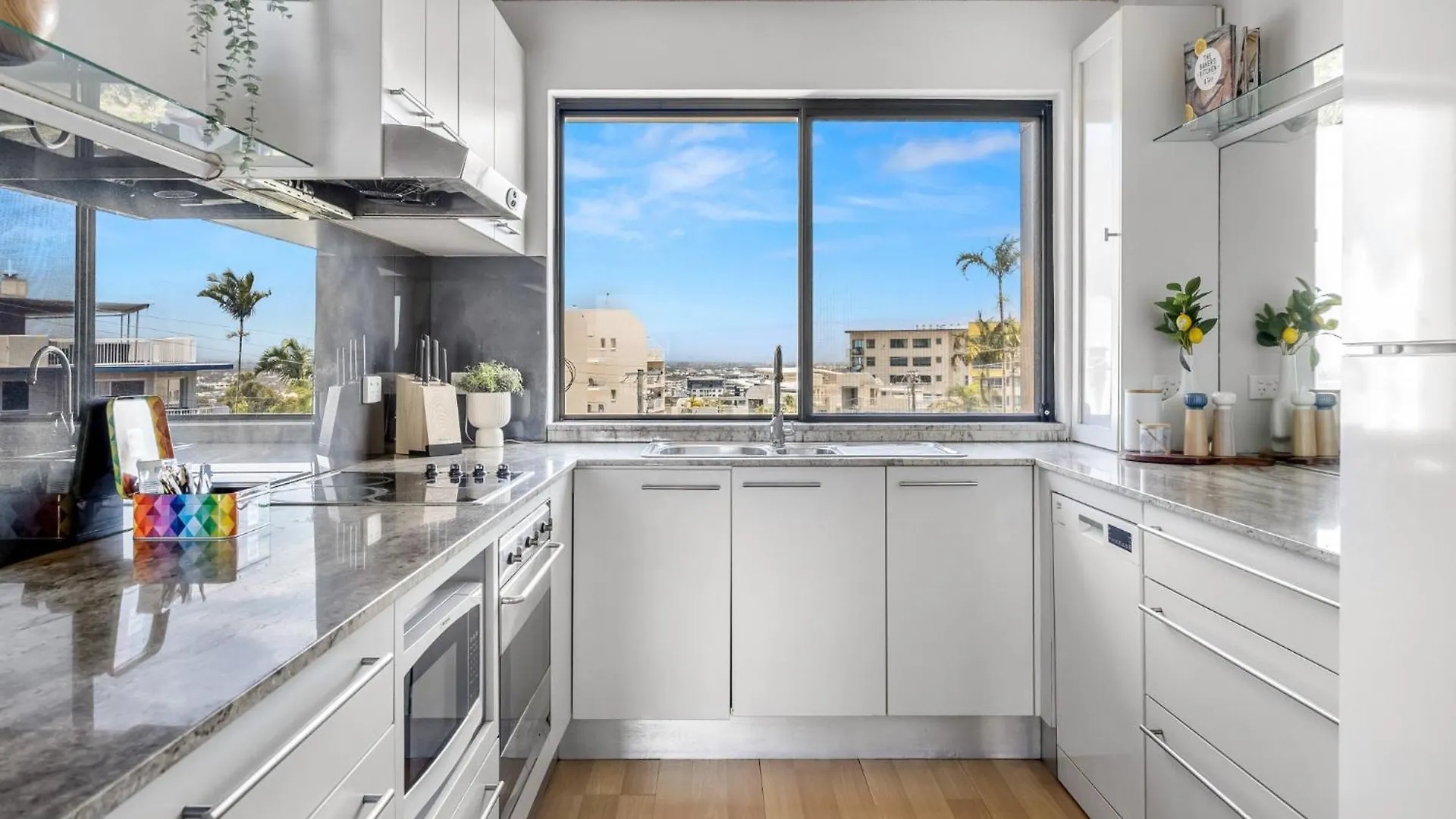 2-Bed Near Beach With Bbq & Stunning Ocean Views Alexandra Headland